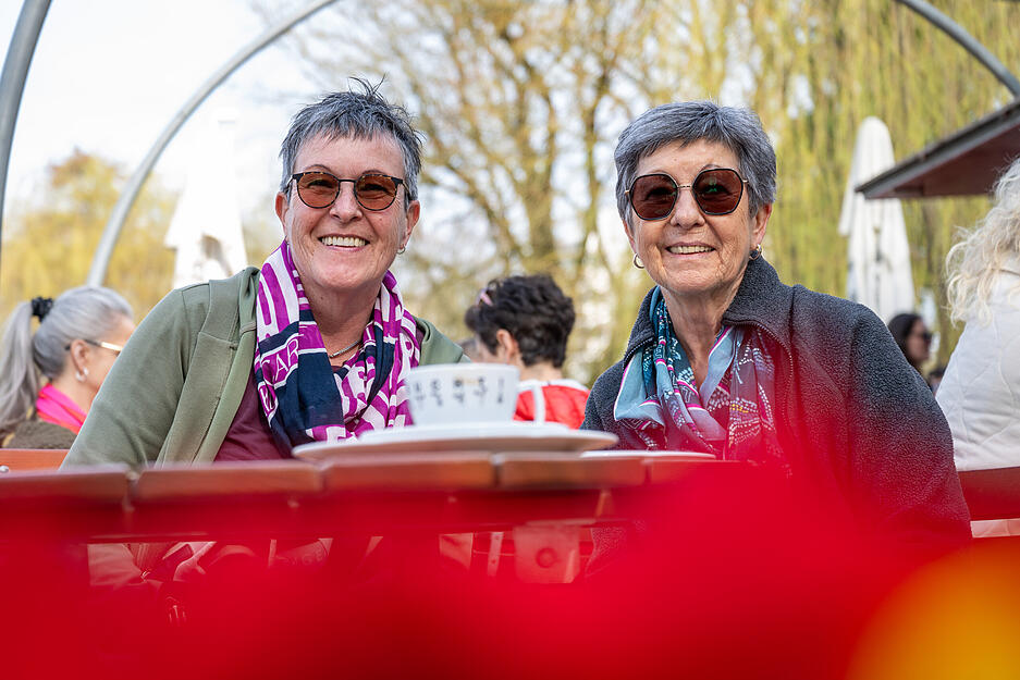 Das Frühlingswetter lädt zum Verweilen ein. Das Frühlingswetter lädt zum Verweilen ein.