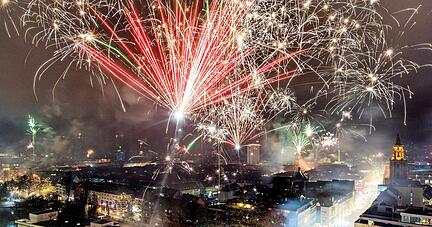 Silvesterfeuerwerk in Heilbronn 2019: Deutlich weniger Lokalitäten öffnen jetzt zum Jahreswechsel. Personalengpässe und besondere Auflagen dämpfen die Attraktivität für die Gastwirte.
Foto:Archiv/Berger