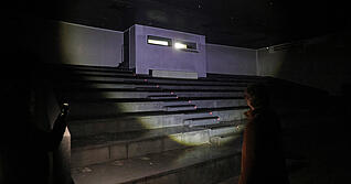 Der gr&ouml;&szlig;te Kinosaal war einst das Universum. Darauf deutet heute nichts mehr hin.