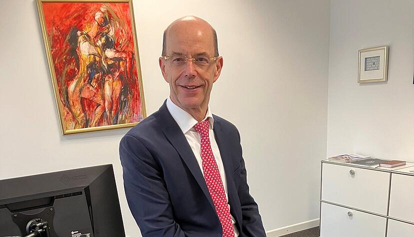 Albrecht Merkt ist pensionierter Arbeitsrichter und arbeitet jetzt als Rechtsanwalt. Der passionierte Läufer legt drei Mal pro Woche zwischen 15 und 18 Kilometer zurück. Albrecht Merkt ist pensionierter Arbeitsrichter und arbeitet jetzt als Rechtsanwalt. Der passionierte Läufer legt drei Mal pro Woche zwischen 15 und 18 Kilometer zurück.