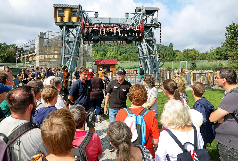 Im Erlebnispark Tripsdrill in Cleebronn bekamen die Stimme-Leser exklusive Einblicke und Informationen zum Ablauf hinter den Kulissen. Im Erlebnispark Tripsdrill in Cleebronn bekamen die Stimme-Leser exklusive Einblicke und Informationen zum Ablauf hinter den Kulissen.