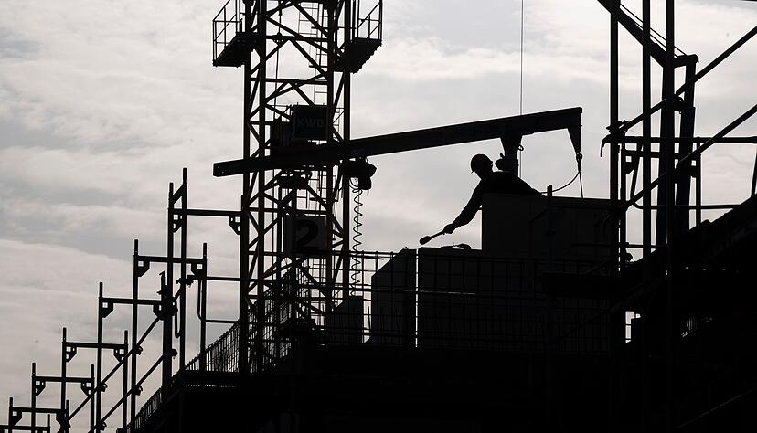 Tr&uuml;be Aussichten f&uuml;r die Baubranche. (Archivbild)