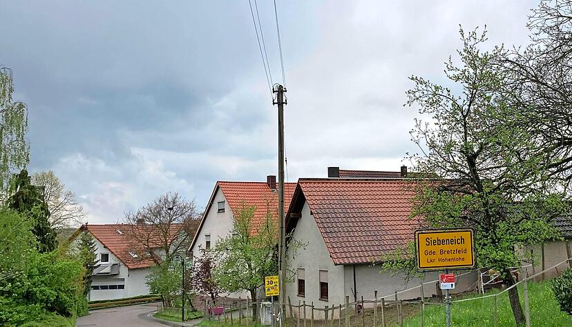 Im kleinen Siebeneich haben die Klarstellungs- und Einbeziehungssatzung und das Bauvorhaben der Familie Weibler in den vergangenen Monaten für Wirbel und Konflikte gesorgt.
Foto: Yvonne Tscherwitschke Im kleinen Siebeneich haben die Klarstellungs- und Einbeziehungssatzung und das Bauvorhaben der Familie Weibler in den vergangenen Monaten für Wirbel und Konflikte gesorgt.
Foto: Yvonne Tscherwitschke