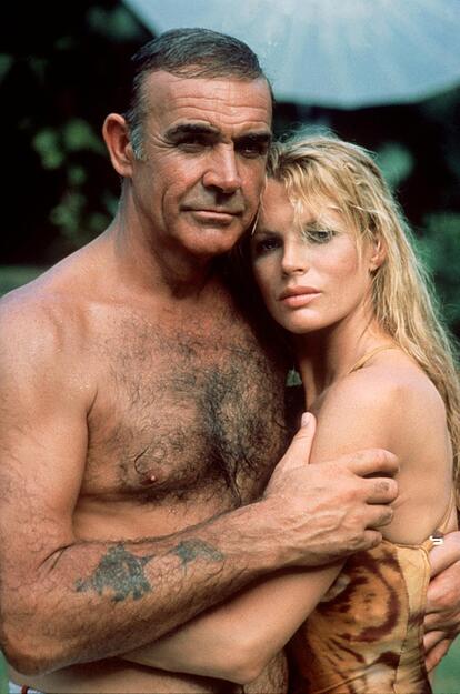 „James Bond 007 jagt Dr. No“ - damit startete 1962 die Bond-Reihe. Hauptdarsteller: Sean Connery. Der Schotte drehte bis 1971 noch fünf weitere Bond-Filme. 1983 kehrte Connery als Bond auf die Leinwand zurück: "Sag niemals nie" (Foto mit Kim Basinger) stammt allerdings nicht von den Original-Bondmachern der Eon Productions. „James Bond 007 jagt Dr. No“ - damit startete 1962 die Bond-Reihe. Hauptdarsteller: Sean Connery. Der Schotte drehte bis 1971 noch fünf weitere Bond-Filme. 1983 kehrte Connery als Bond auf die Leinwand zurück: "Sag niemals nie" (Foto mit Kim Basinger) stammt allerdings nicht von den Original-Bondmachern der Eon Productions.