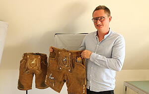 Johannes Krist designt und vertreibt seine eigene Lederhosen-Marke "Krist und König".