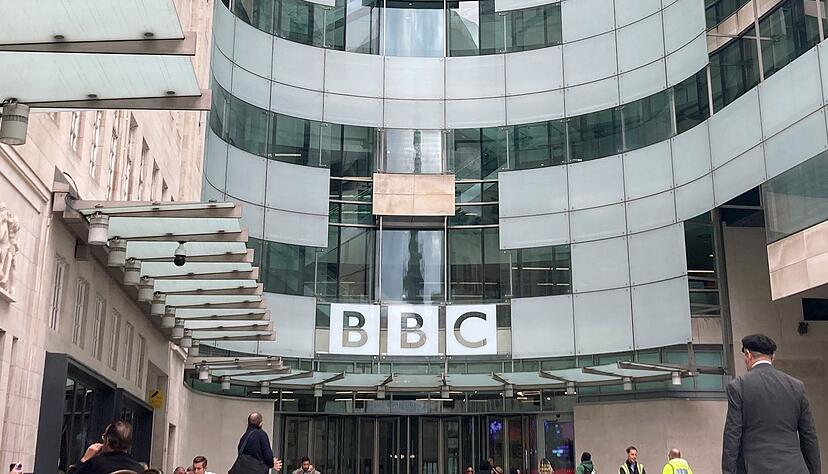 Die britische Rundfunkanstalt BBC steckt in einer Krise. (Archivbild)