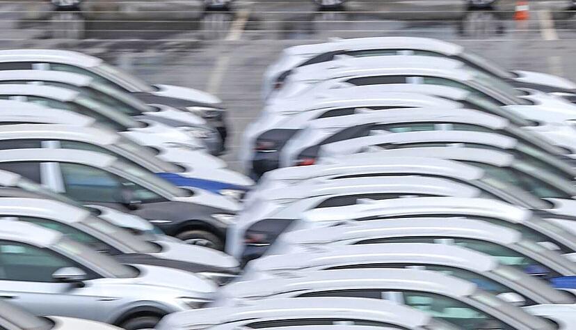 Der Mangel and Halbleiterchips bremst derzeit alle Autobauer. Erstmals h&ouml;rt man von verschiedenen Seiten aber, dass sich die Situation etwas entspannt. 
Foto: dpa