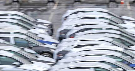 Der Mangel and Halbleiterchips bremst derzeit alle Autobauer. Erstmals h&ouml;rt man von verschiedenen Seiten aber, dass sich die Situation etwas entspannt. 
Foto: dpa