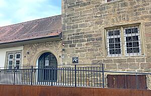 Nach nur kurzer Zeit sucht das Schlosscaf&eacute; schon wieder neue P&auml;chter. Nach der Familie Kretschmer hat die Familie Stegmann nur ein kurzes Zwischenspiel gehabt.