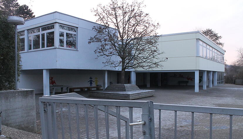 Die Grundschule Zaberfeld muss saniert werden. Nach den Osterferien werden die Schüler in einem Container-Provisorium unterrichtet.
Foto: Archiv/Römer