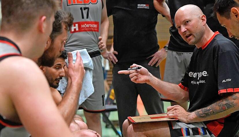 Basketball Regionalliga, TSG Heilbronn Reds gegen BG Viernheim/Weinheim, Team um Goran Mijic Basketball Regionalliga, TSG Heilbronn Reds gegen BG Viernheim/Weinheim, Team um Goran Mijic