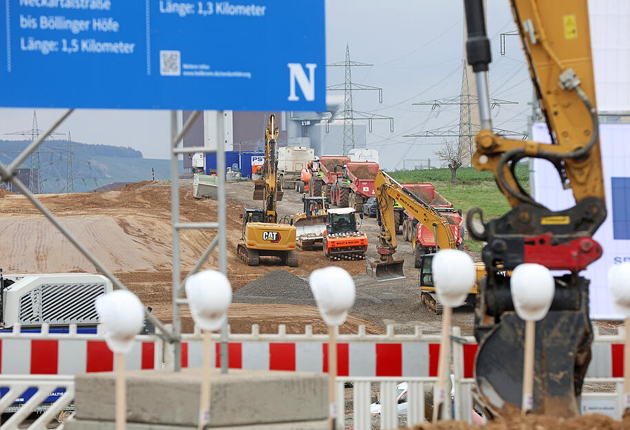 Mit dem Spatenstich nimmt die Nordumfahrung Heilbronn nach jahrzehntelanger Planung Fahrt auf.