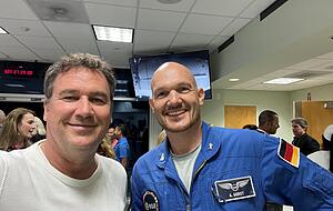 ESA-Astronaut Alexander Gerst (rechts) und der Hohenloher CDU-Bundestagsabgeordnete Christian von Stetten, beide aus K&uuml;nzelsau, verfolgten den Raketenstart live in Cape Canaveral.