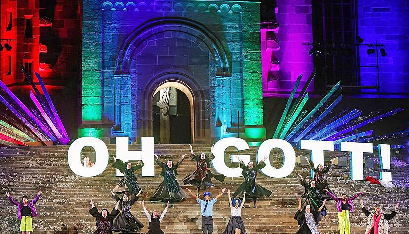 Auf der Großen Treppe in Schwäbisch Hall tanzen bald die Nonnen. In "Sister Act" verwandelt sich eine Nachtclubsängerin in eine Ordensschwester.