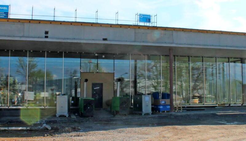 Voll im Bau ist die neue Pfedelbacher Gemeindehalle an der Hohenlohe-Allee. Jetzt hat sie auch einen Namen: Nobelgusch.Foto: Bettina Hachenberg