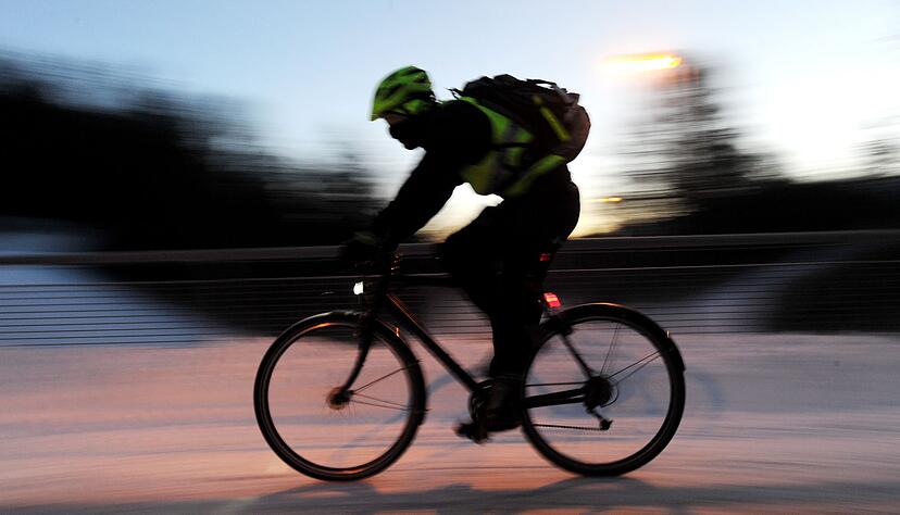 Es werde Licht: Und damit es das - wie es Sicherheitserfordernisse und Gesetzgeber vorschreiben - auch wirklich werden kann, m&uuml;ssen Anstecklichter dabei sein oder die verbaute Anlage funktionieren.