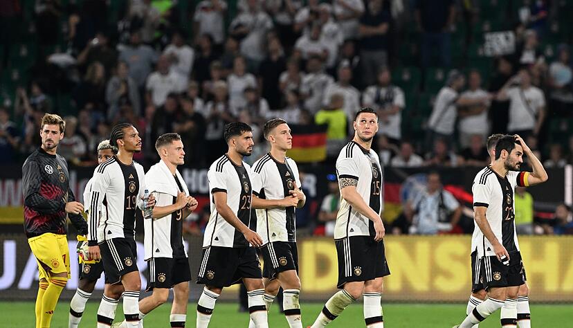 Die DFB-Spieler müssen die 1:4-Pleite gegen Japan verkraften.