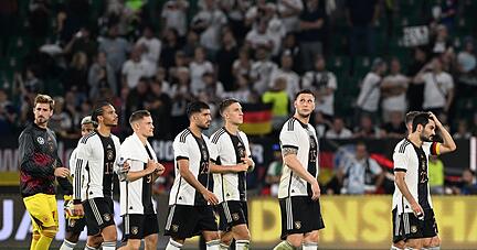 Die DFB-Spieler müssen die 1:4-Pleite gegen Japan verkraften.