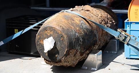 In Dresden musste 2025 diese 250 Kilo schwere Weltkriegsbombe entsch&auml;rft werden. Auch in Stuttgart r&uuml;ckt der Kampfmittelbeseitigungsdienst am Sonntag f&uuml;r eine &auml;hnliche Bombe an.