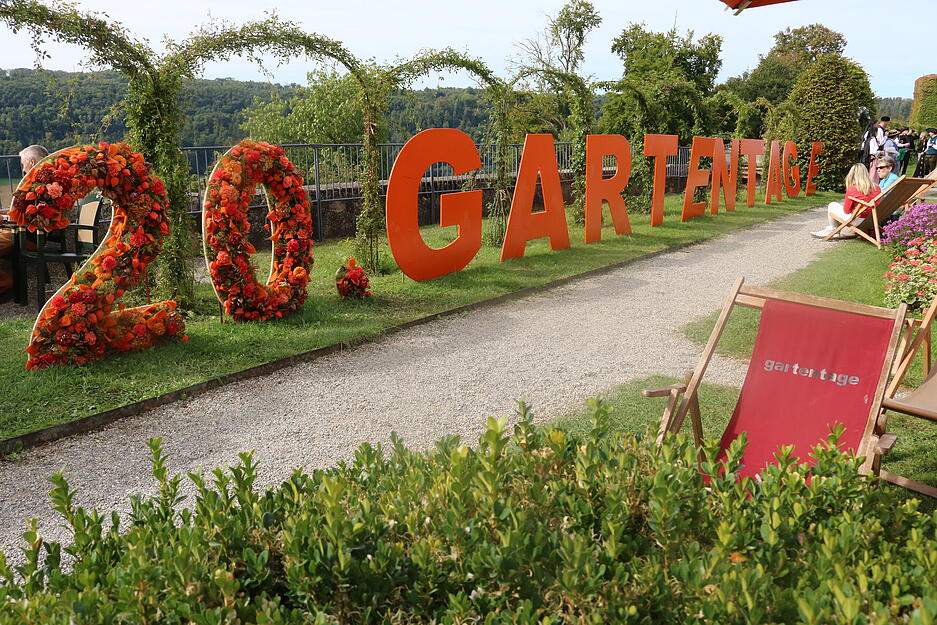 Das Motto der Fürstlichen Gartentage 2025 auf Schloss Langenburg heißt diesmal „Grüner geht immer“. Zwischen einem Meer aus bunten Blumen konnten Besucher bummeln.