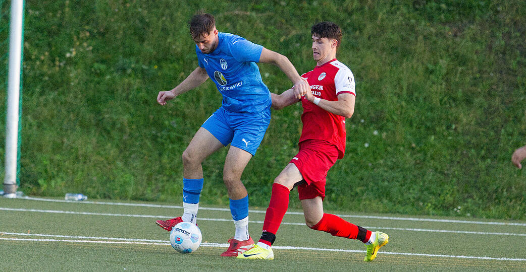 Verteidiger Ilja Eckel (rechts) hat im bisherigen Saisonverlauf einige Spiele aufgrund von Verletzungen verpasst. Verteidiger Ilja Eckel (rechts) hat im bisherigen Saisonverlauf einige Spiele aufgrund von Verletzungen verpasst.