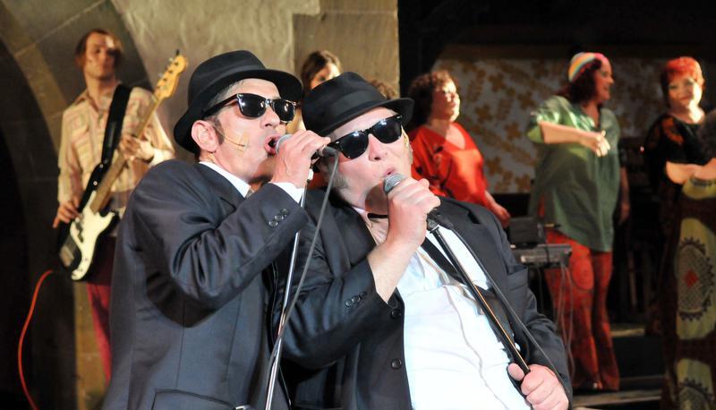 Vier Spielzeiten lang begeisterten die Blues Brothers bei den Burgfestspielen Jagsthausen. Nun sind sie in Öhringen noch einmal zu hören. Foto: Archiv/privat