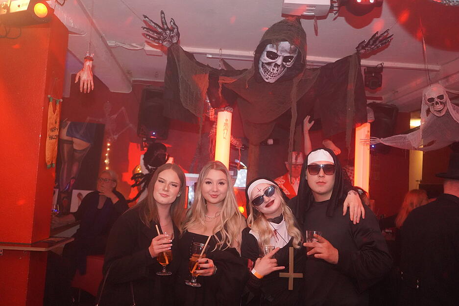 Viele der Locations der Halloween-Shuttleparty in Öhringen waren gruselig dekoriert.