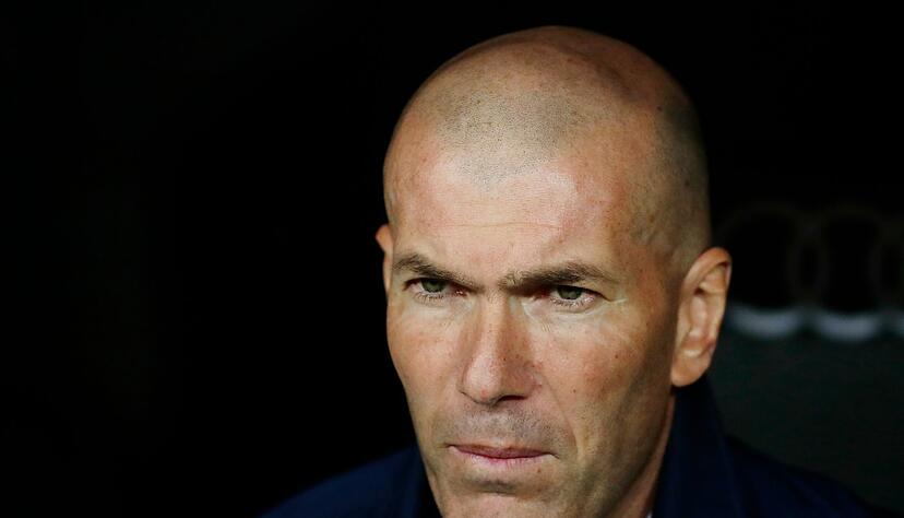Die französische Fußball-Legende Zinédine Zidane könnte Cheftrainer beim FC Bayern werden. Die französische Fußball-Legende Zinédine Zidane könnte Cheftrainer beim FC Bayern werden.