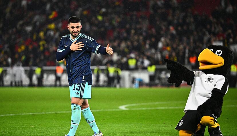 Daumen hoch im Nationaltrikot: Deniz Undav nach dem 2:1-Sieg mit seinem entscheidenden Tor zu Hause in Stuttgart gegen Ghana.