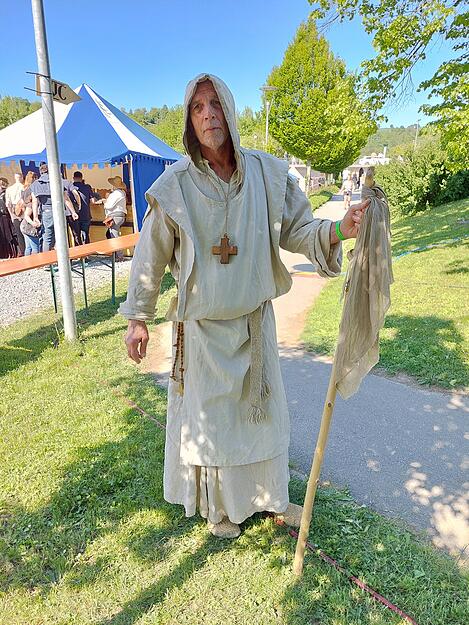 Der arme Eremit kommt aus dem Raum Stuttgart zum Mittelaltermarkt nach M&ouml;ckm&uuml;hl. Bruder Wolf vom Walde wohnt an der dritten Eiche links.