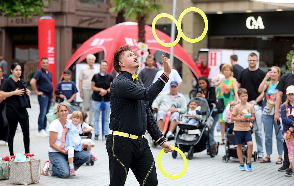 Die Heilbronner Innenstadt verwandelte sich am Samstag in einen gro&szlig;en Zirkus.