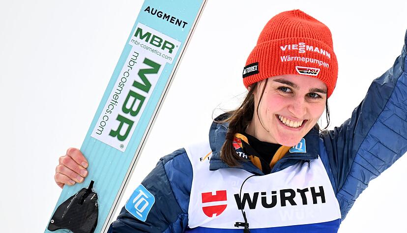 Silbergewinnerin Freitag freut sich nach ihrem WM-Coup.