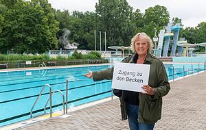 Ursula Stiefken: "Schilder zeigen, wo es in die Becken geht."
Fotos: Mario Berger Ursula Stiefken: "Schilder zeigen, wo es in die Becken geht."
Fotos: Mario Berger