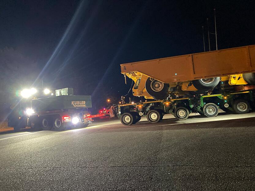 Das Problem ist in diesem Fall aber nicht allein das imposante Frachtgewicht von 150 Tonnen pro Fahrzeug.