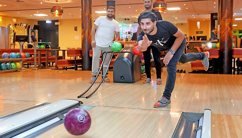 In den Sommermonaten bekommt man im Bowlingcenter in Neckarsulm leicht eine Bahn. Im Winter sieht das anders aus. In den Sommermonaten bekommt man im Bowlingcenter in Neckarsulm leicht eine Bahn. Im Winter sieht das anders aus.