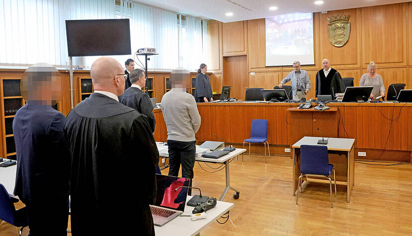 Prozessauftakt vor vier Wochen am Heilbronner Landgericht. Am Montag verlassen die Beschuldigten den Saal als freie Männer.
Foto: Ralf Seidel Prozessauftakt vor vier Wochen am Heilbronner Landgericht. Am Montag verlassen die Beschuldigten den Saal als freie Männer.
Foto: Ralf Seidel
