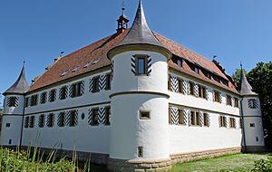 Erbaut vor rund 450 Jahren im Stil der Renaissance: das Deutschordensschloss in Kirchhausen.
Fotos: Florian Huber