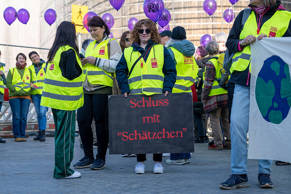 Am Freitag war Personal des SLK-Klinikums und der Heilbronner Kitas unter städtischer Trägerschaft zum Ausstand aufgerufen. Am Freitag war Personal des SLK-Klinikums und der Heilbronner Kitas unter städtischer Trägerschaft zum Ausstand aufgerufen.