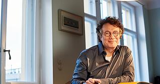 &bdquo;Nat&uuml;rlich w&auml;re ein AfD-Ministerpr&auml;sident schrecklich, wobei ich nicht glaube, dass es soweit kommt&ldquo;: Auf Einladung von Literaturhaus und der KSK-Stiftung tritt Autor Ingo Schulze im Rahmen der Reihe &bdquo;Wendezeiten&ldquo; in Heilbronn auf.
Foto: Gaby Gerster