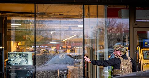 Die Polizei in Kiew hat den T&auml;ter, der mindestens sechs Menschen get&ouml;tet haben soll, erschossen.