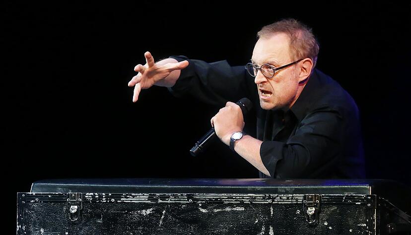 Josef Hader im ausverkauften Großen Saal im Theater Heilbronn. Foto: Ralf Seidel