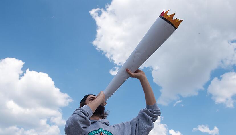 Besch&auml;ftigte m&uuml;ssen an der Arbeitsstelle keinen Passivkonsum von Cannabis f&uuml;rchten: Der Gesetzgeber hat den Nichtraucherschutz der Arbeitsst&auml;ttenverordnung entsprechend angepasst.