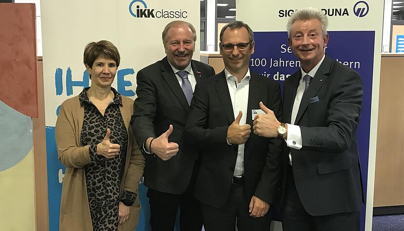 Silvia Braun (IKK Classic), Ulrich Bopp (Handwerkskammer), Thomas Peter Müller (Elektromobilität Heilbronn-Franken) und Herbert Sowa (Signal-Iduna).
Foto: Paul