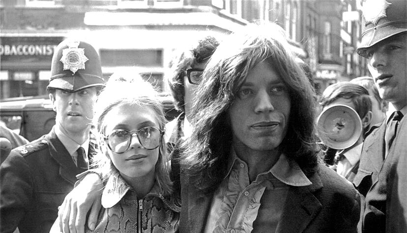 Sie galt als Ikone der Sixties und war mit Mick Jagger liiert. Sie galt als Ikone der Sixties und war mit Mick Jagger liiert.