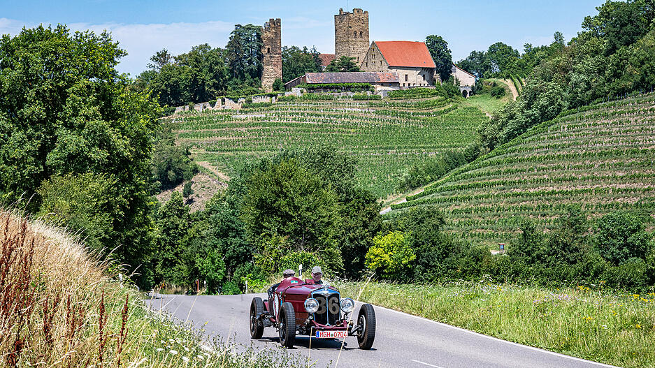 Rallye Heidelberg Historic f&uuml;hrt an Burg Neipperg vorbei.