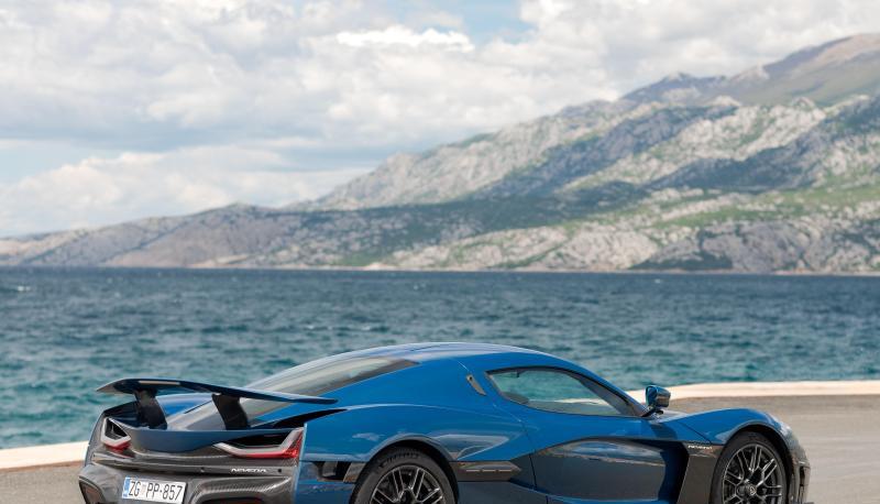 Der Nevera Rimac sieht nicht nur dynamisch aus. Mit insgesamt 1400 kW gehört der E-Sportwagen zu den Stärksten seiner Gattung.