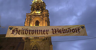 Das Weindorf sollte ursprünglich nur einmal gefeiert werden, stattdessen wurde es zum Dauerbrenner. Das Weindorf sollte ursprünglich nur einmal gefeiert werden, stattdessen wurde es zum Dauerbrenner.