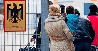Weniger Flüchtlinge kommen aktuell nach Deutschland. Weniger Flüchtlinge kommen aktuell nach Deutschland.