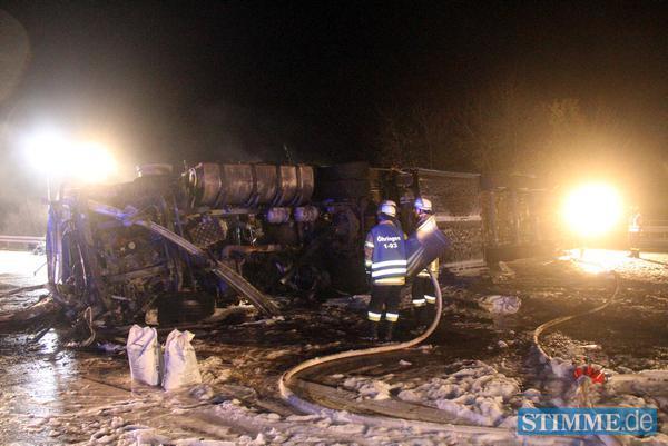 Vier Tote bei Unfall auf A6 | 03.11. Vier Tote bei Unfall auf A6 | 03.11.