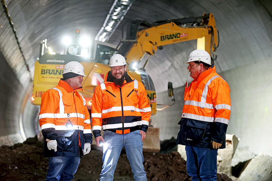 Der Schemelsbergtunnel erfüllte nicht mehr die geltenden Richtlinien. Der Schemelsbergtunnel erfüllte nicht mehr die geltenden Richtlinien.